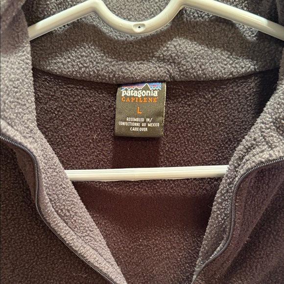 Patagonia Men's Black and Gray Zip-Up Sweater - Picture 2 of 5